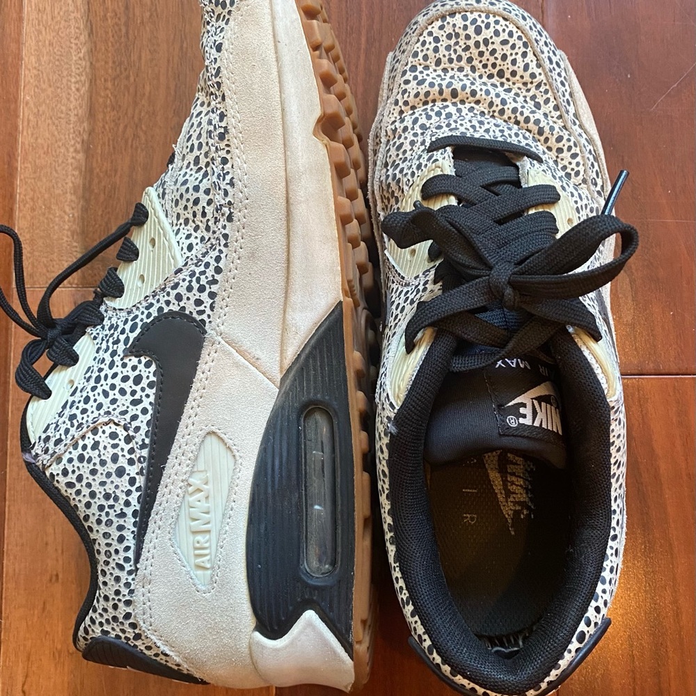 Nike Air Max 90 Women’s Sneakers